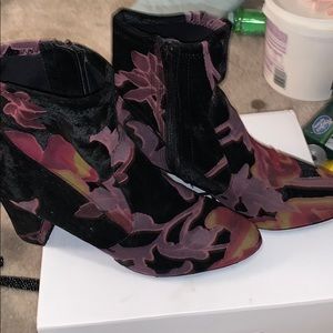 Steve Madden floral boot